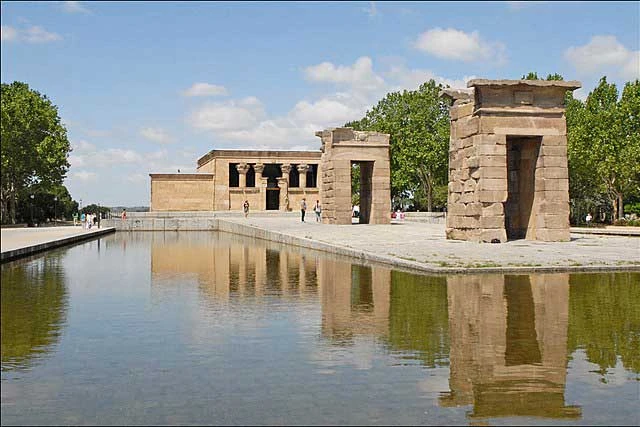 TEMPLO DE DEBOD
